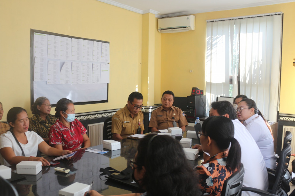 Pembinaan Bina Keluarga Lansia ( BKL) Desa Dalung Dengan Materi  Sosialisasi 7 Dimensi Lansia Tangguh